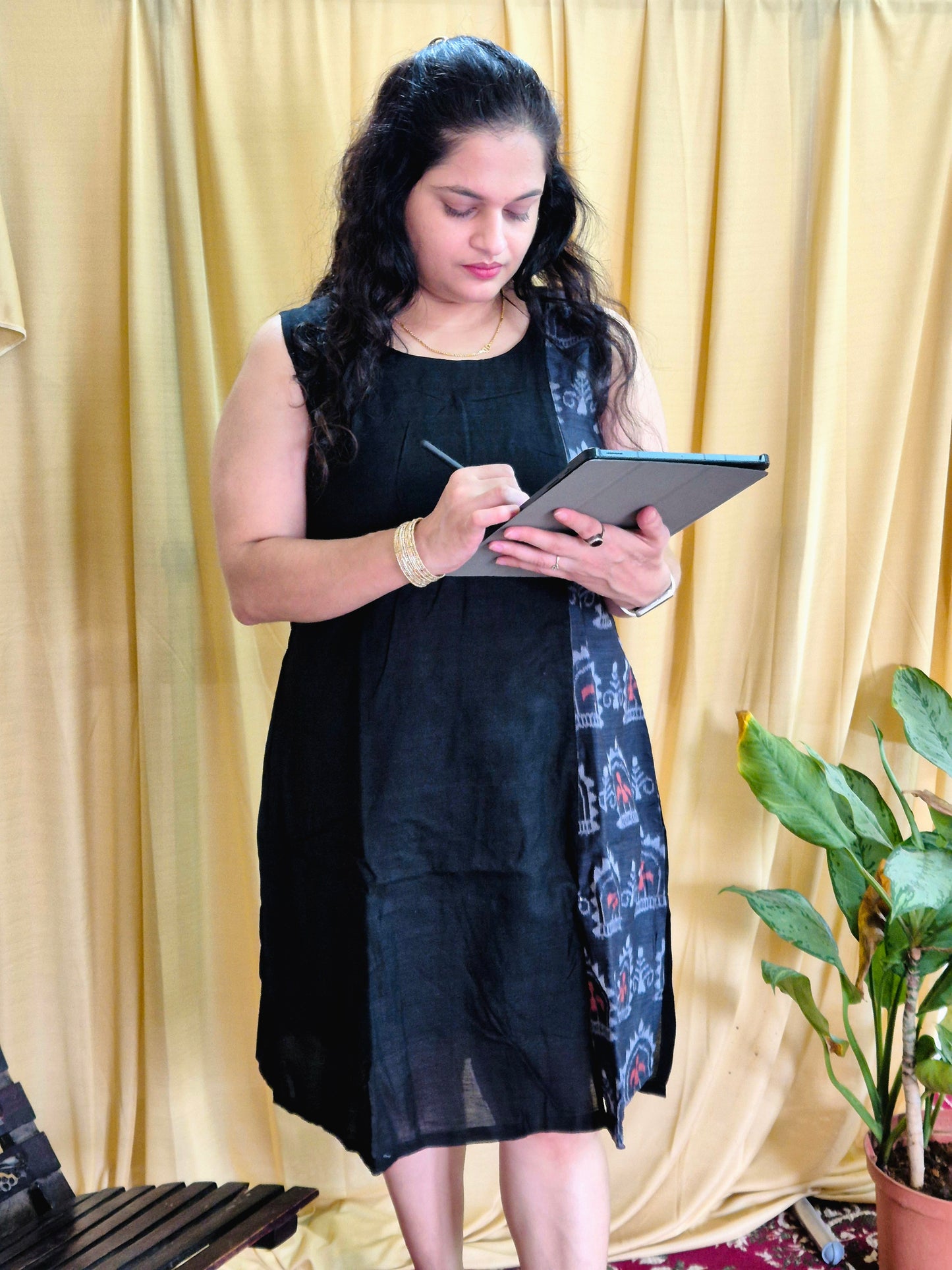 "Viraaj" Black Sambalpuri Handloom Dress - Earthyweaves