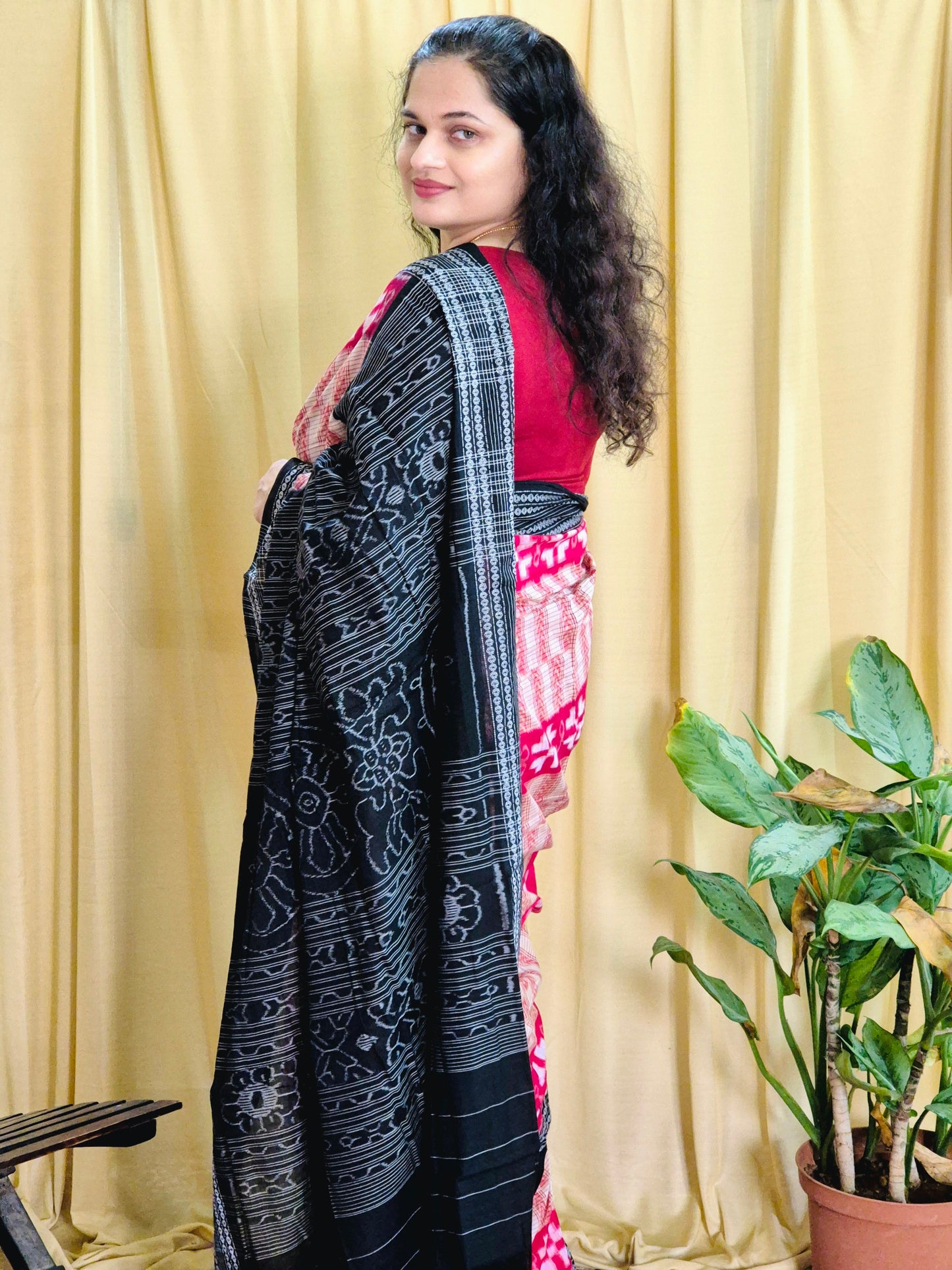 "Meghavi" Sambalpuri Handloom Saree - Earthyweaves