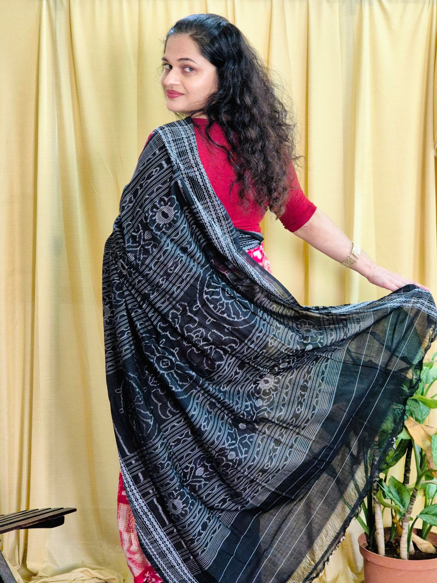 "Meghavi" Sambalpuri Handloom Saree - Earthyweaves