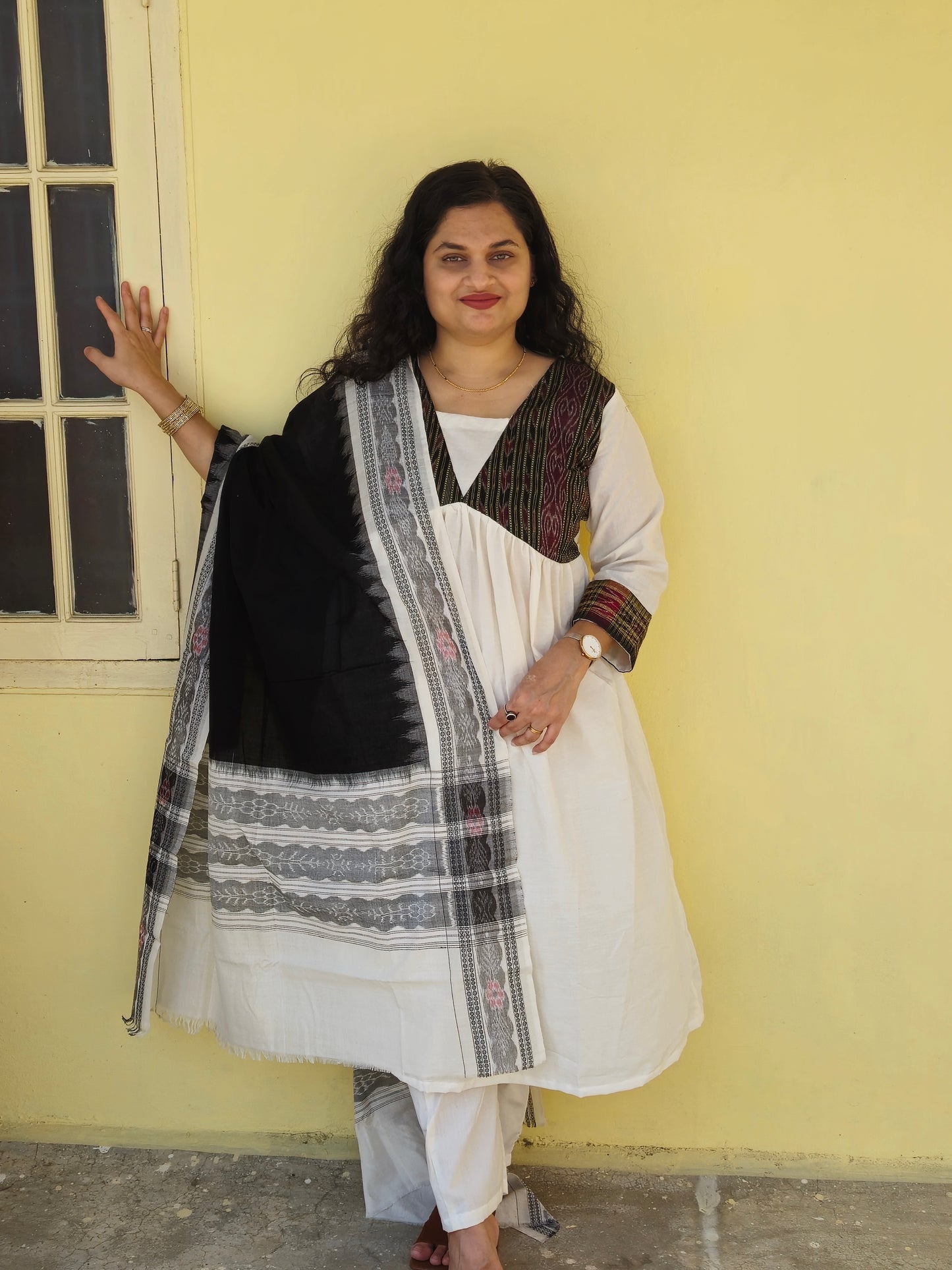 "Chandrika" White Linen Co-ord Set with Sambalpuri Handloom Dupatta - Earthyweaves