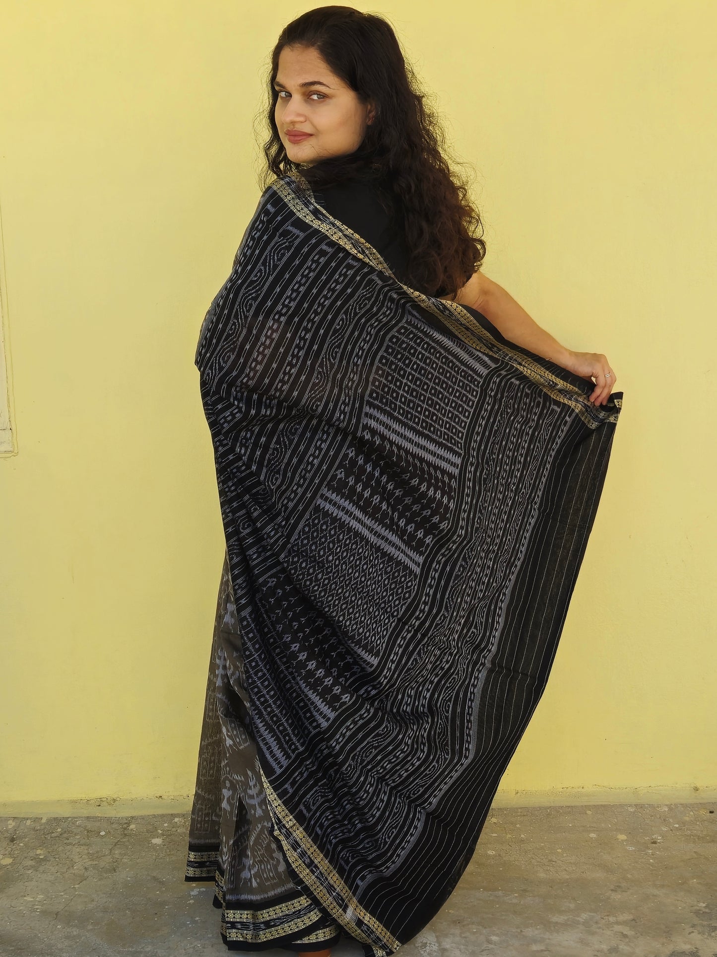 "Shyamalika" Sambalpuri Cotton Saree - Earthyweaves