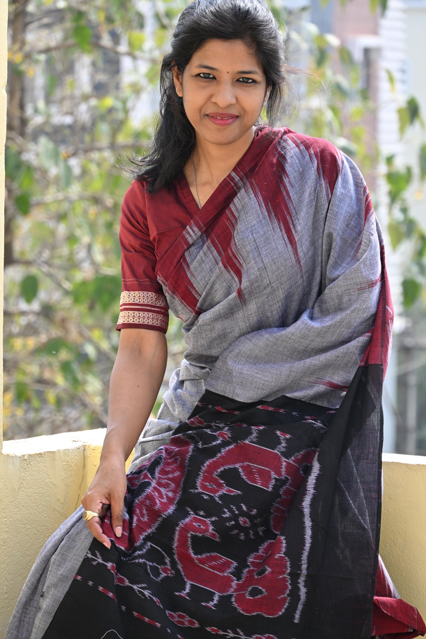 Grey and Maroon Handloom Maniabandha Cotton Saree