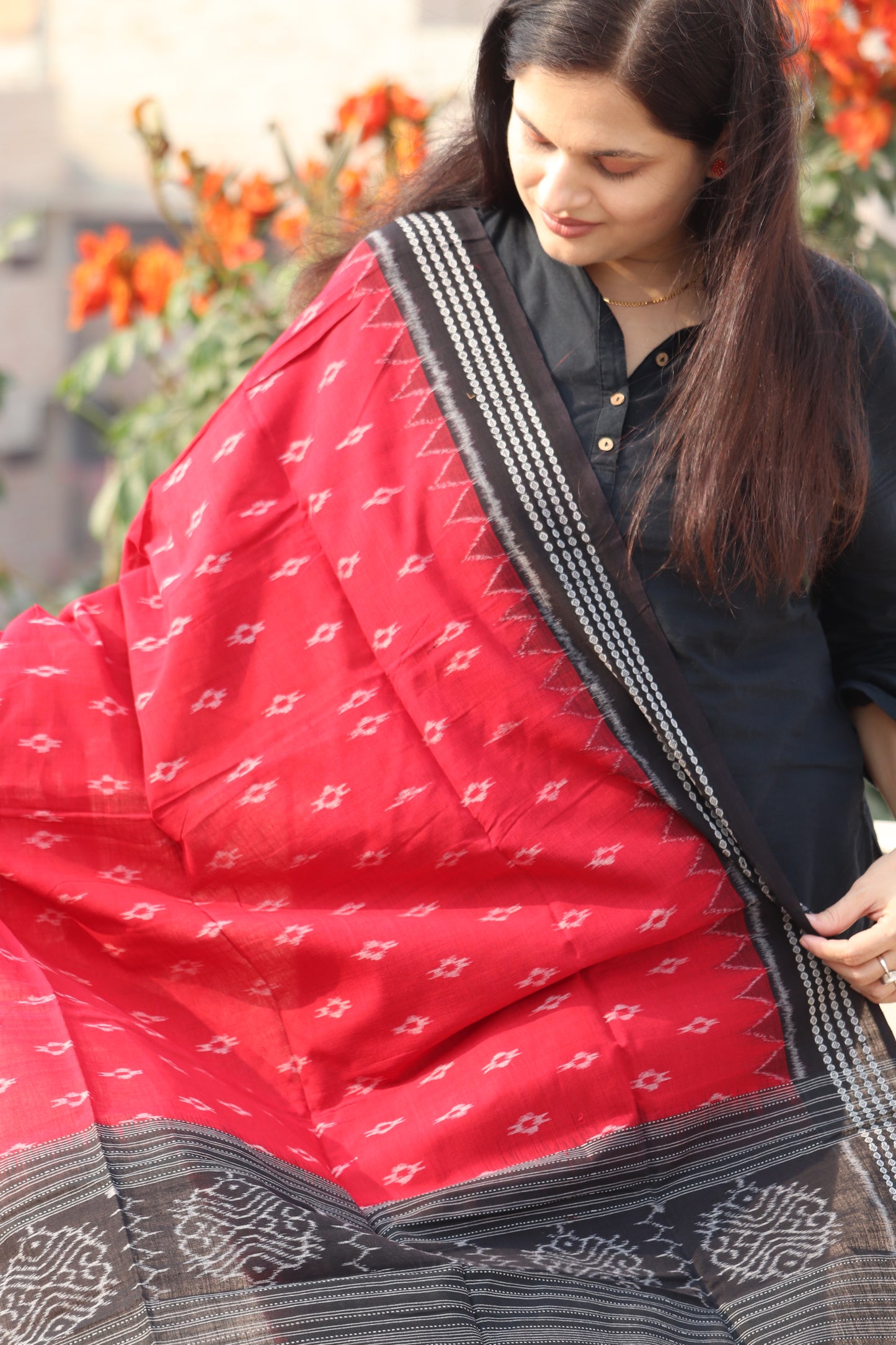 Red with Black border Sambalpuri Dupatta - Earthyweaves