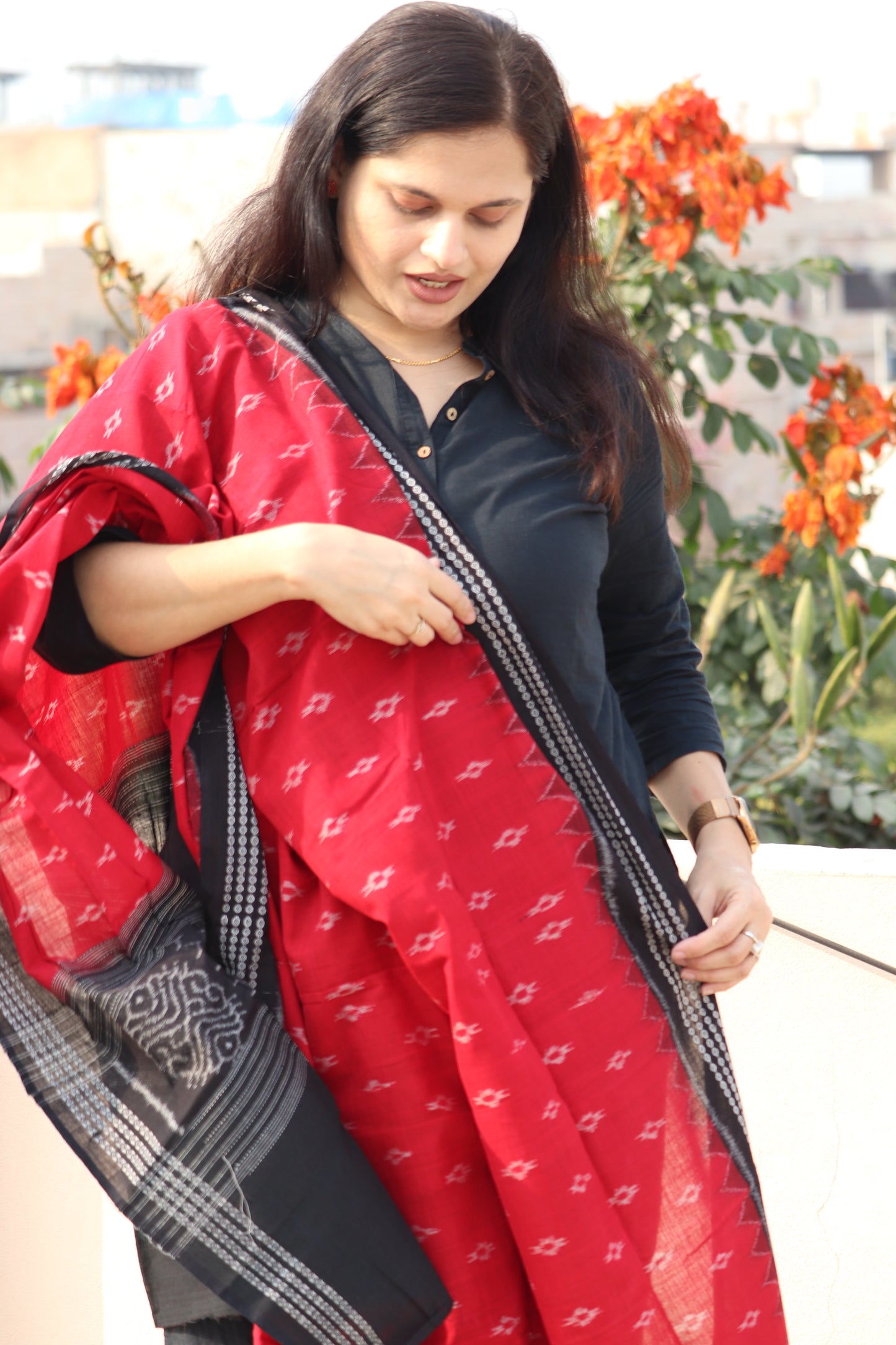 Red with Black border Sambalpuri Dupatta - Earthyweaves