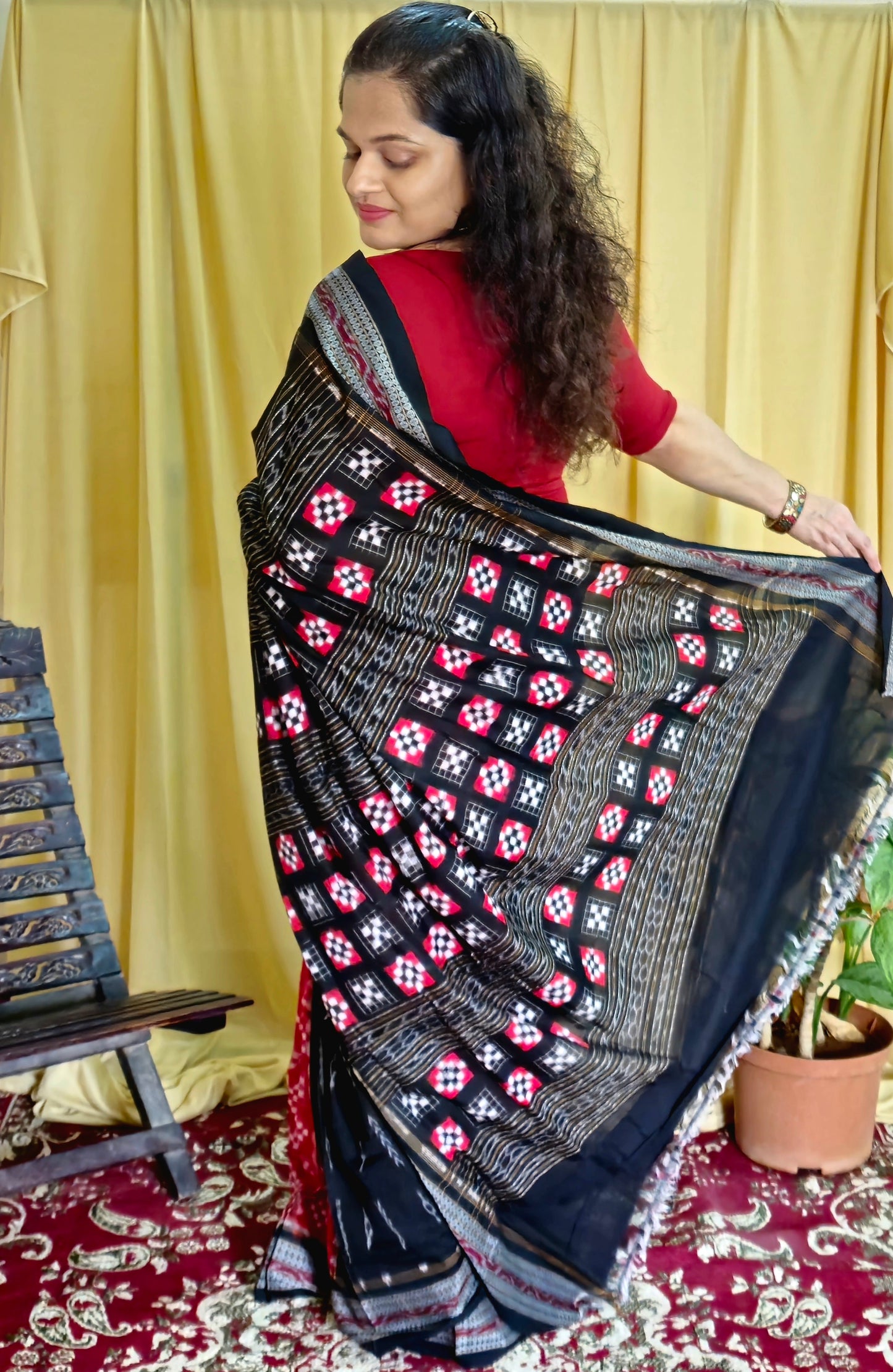 "Vaibhavi" Sambalpuri Handloom Saree - Earthyweaves