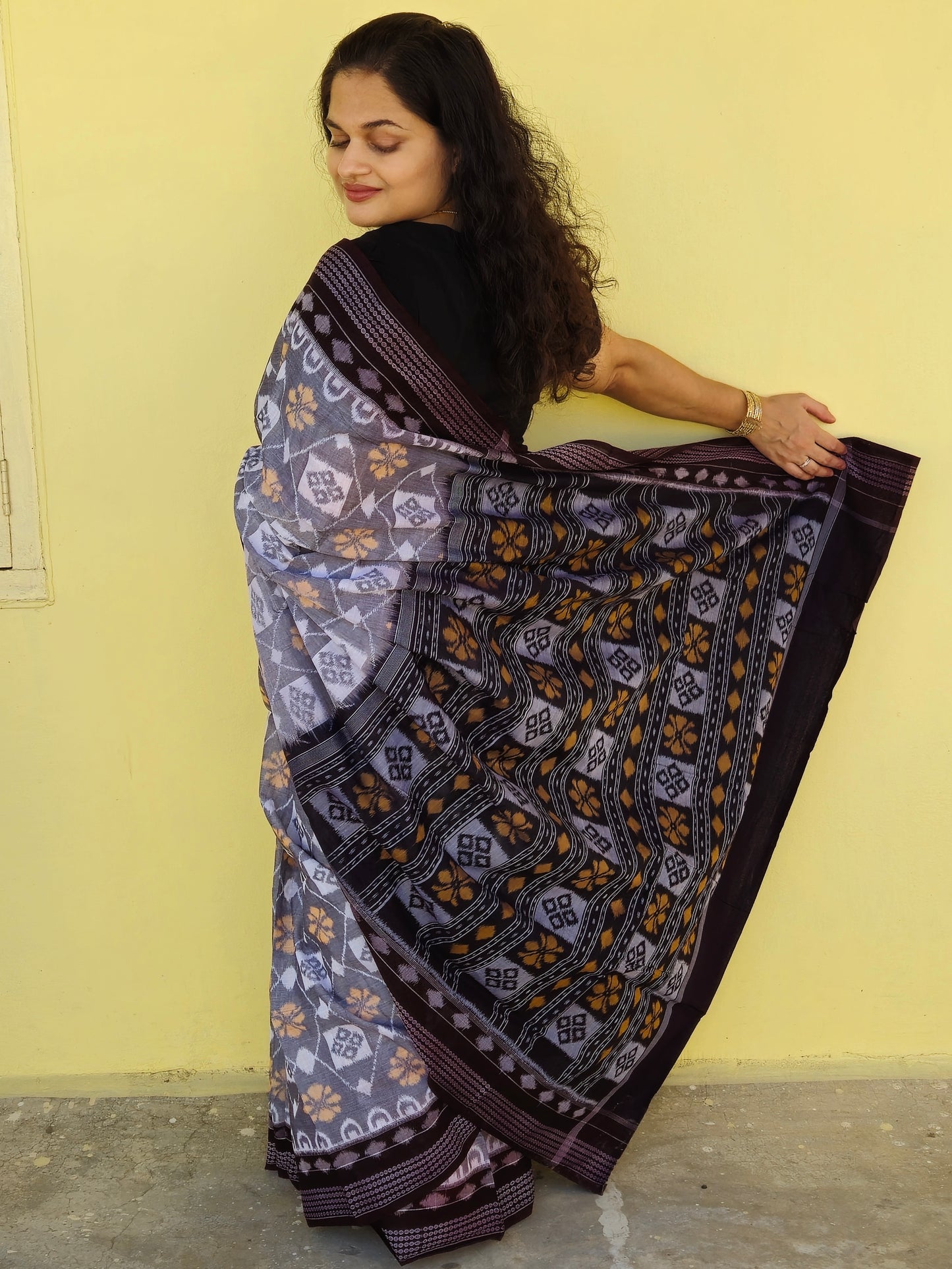 "Vasudha" Sambalpuri Cotton Saree - Earthyweaves