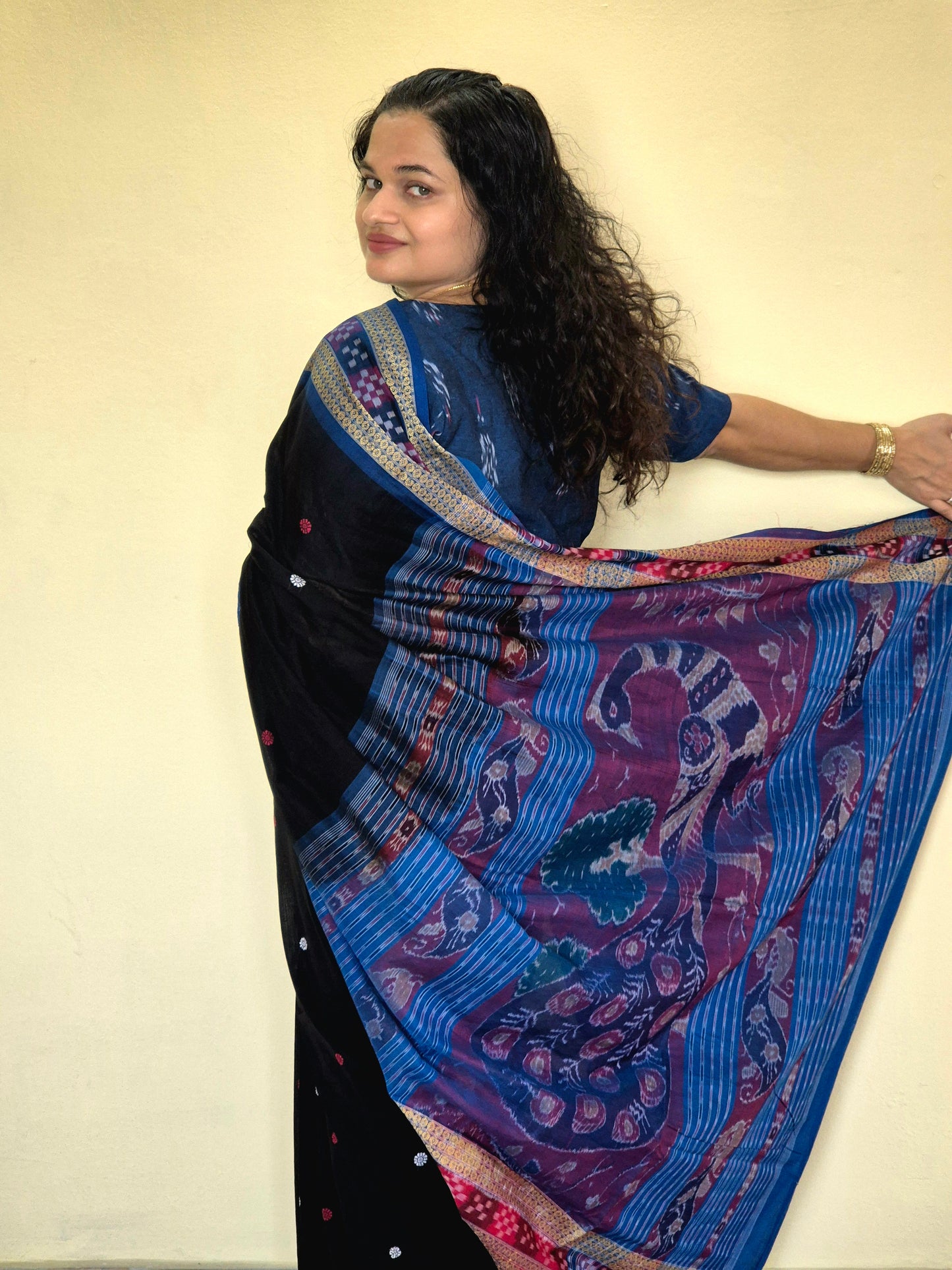 "Mrunalini" Sambalpuri Cotton Saree - Earthyweaves