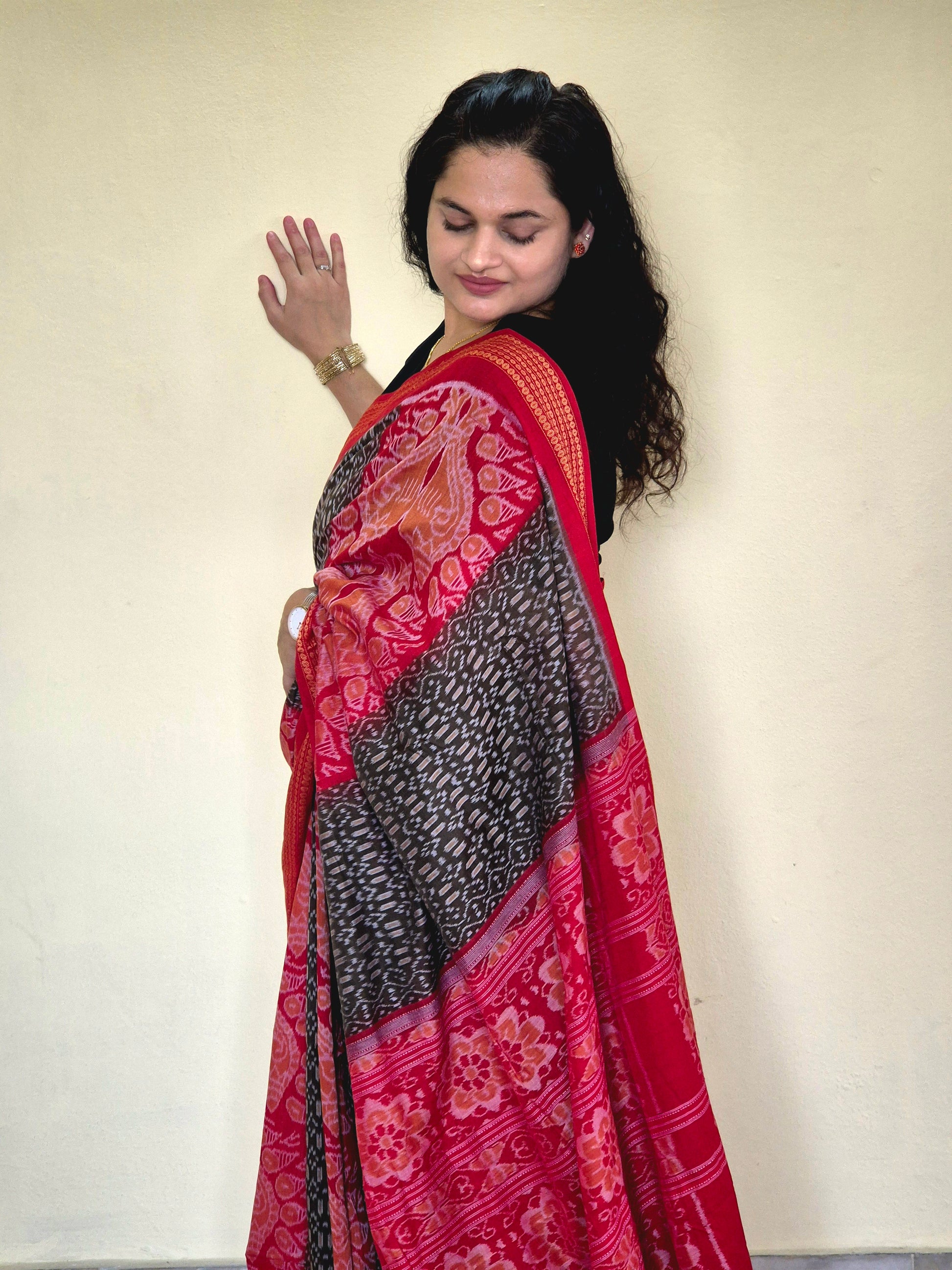 "Kesarika" Sambalpuri Cotton Saree - Earthyweaves