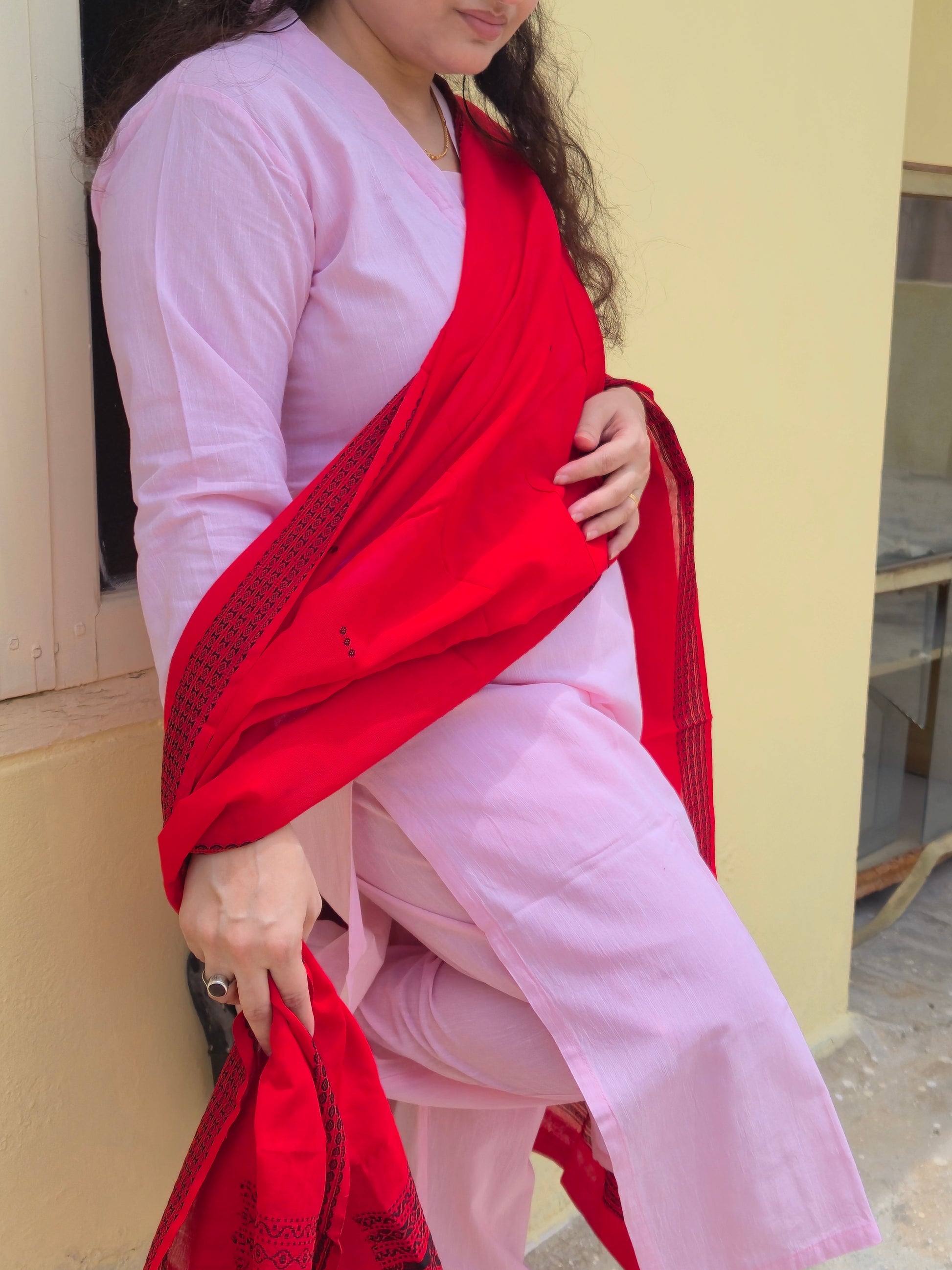 Deep Red Sambalpuri Dupatta - Earthyweaves