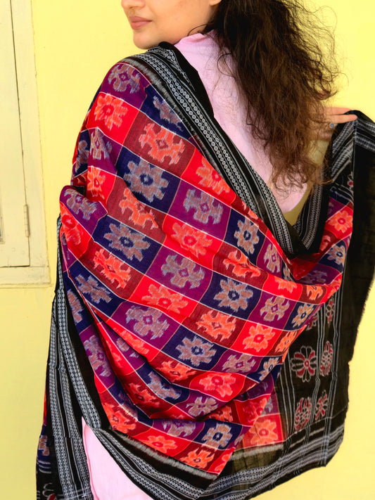 Red and black Pasapally Sambalpuri Dupatta - Earthyweaves