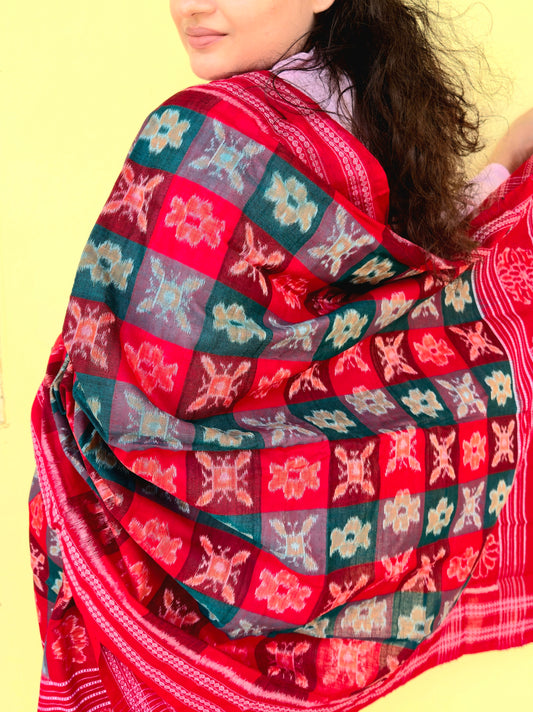 Red and Green Pasapally Sambalpuri Dupatta - Earthyweaves