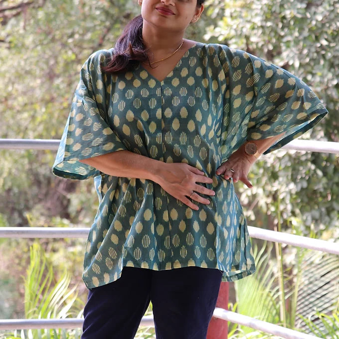 "Vibhrantika" Pochampally Top - Earthyweaves