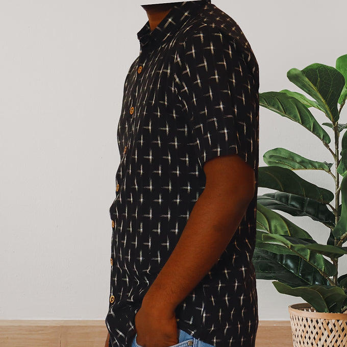 Black Pochampally Unisex Shirt - Earthyweaves