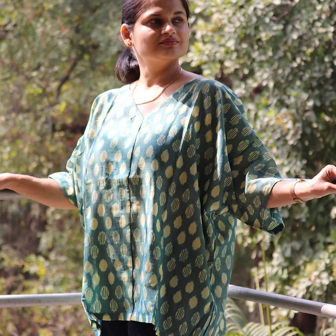 "Vibhrantika" Pochampally Top - Earthyweaves