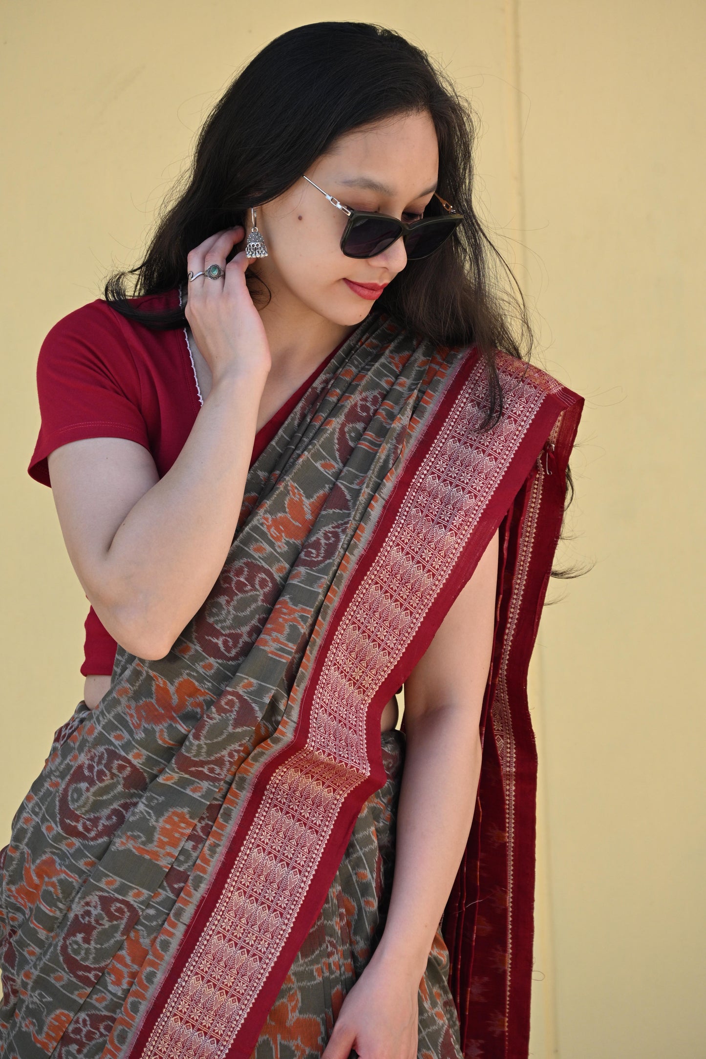 Olive Grey Sambalpuri Handloom Saree with Maroon Temple Border - Earthyweaves
