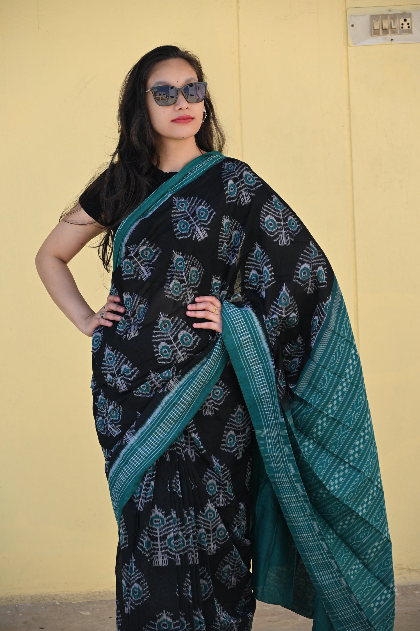 Green and Black Sambalpuri Handloom Saree - Earthyweaves
