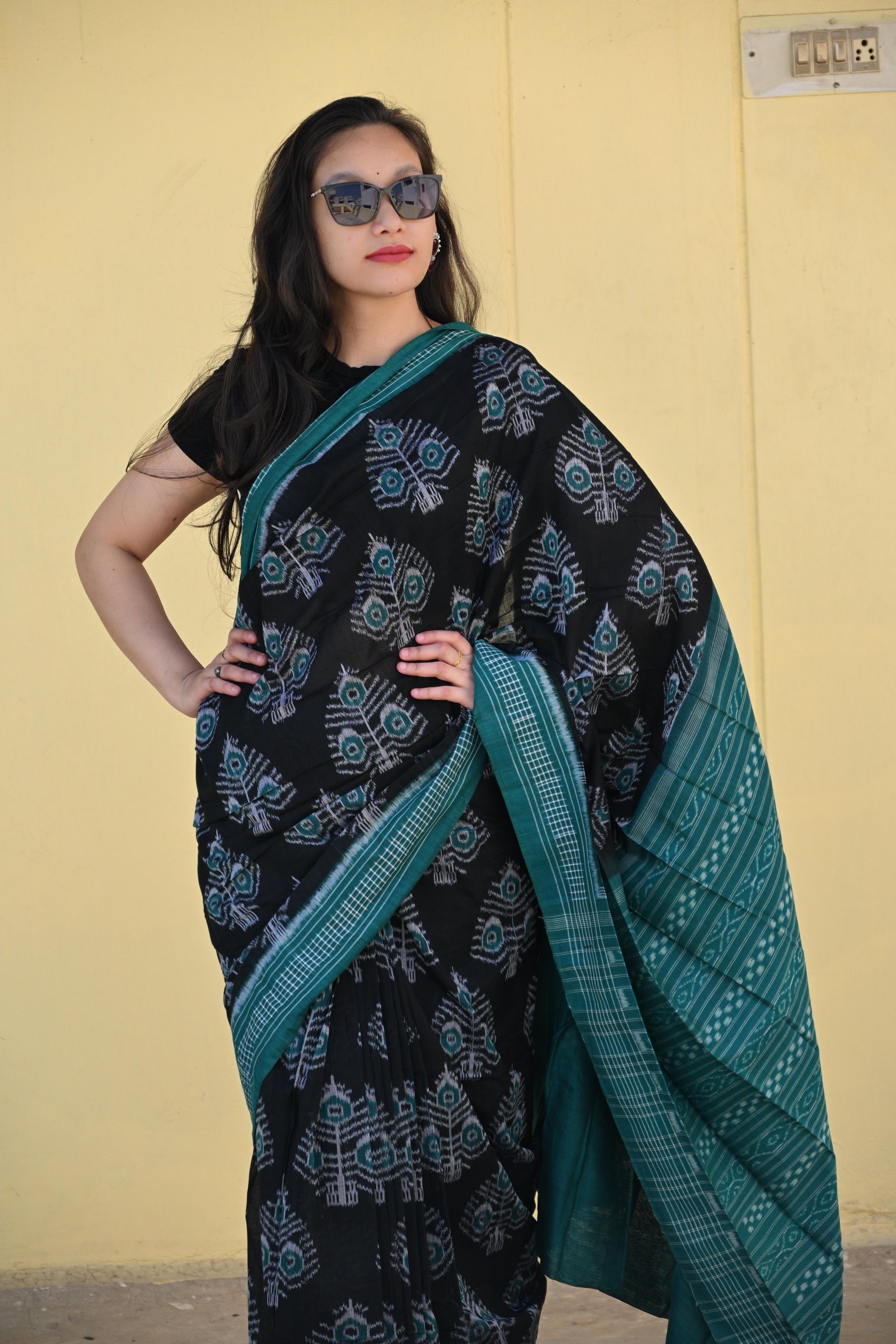 Green and Black Sambalpuri Handloom Saree - Earthyweaves