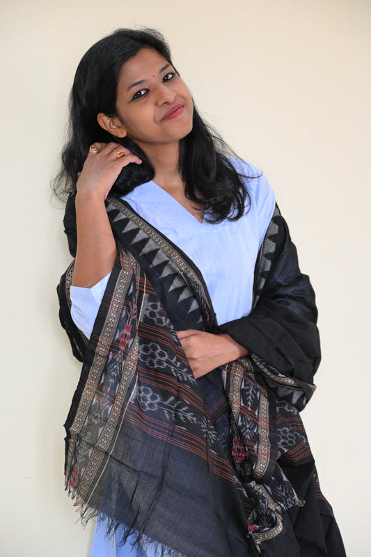 Black and Red Sambalpuri Dupatta - Earthyweaves