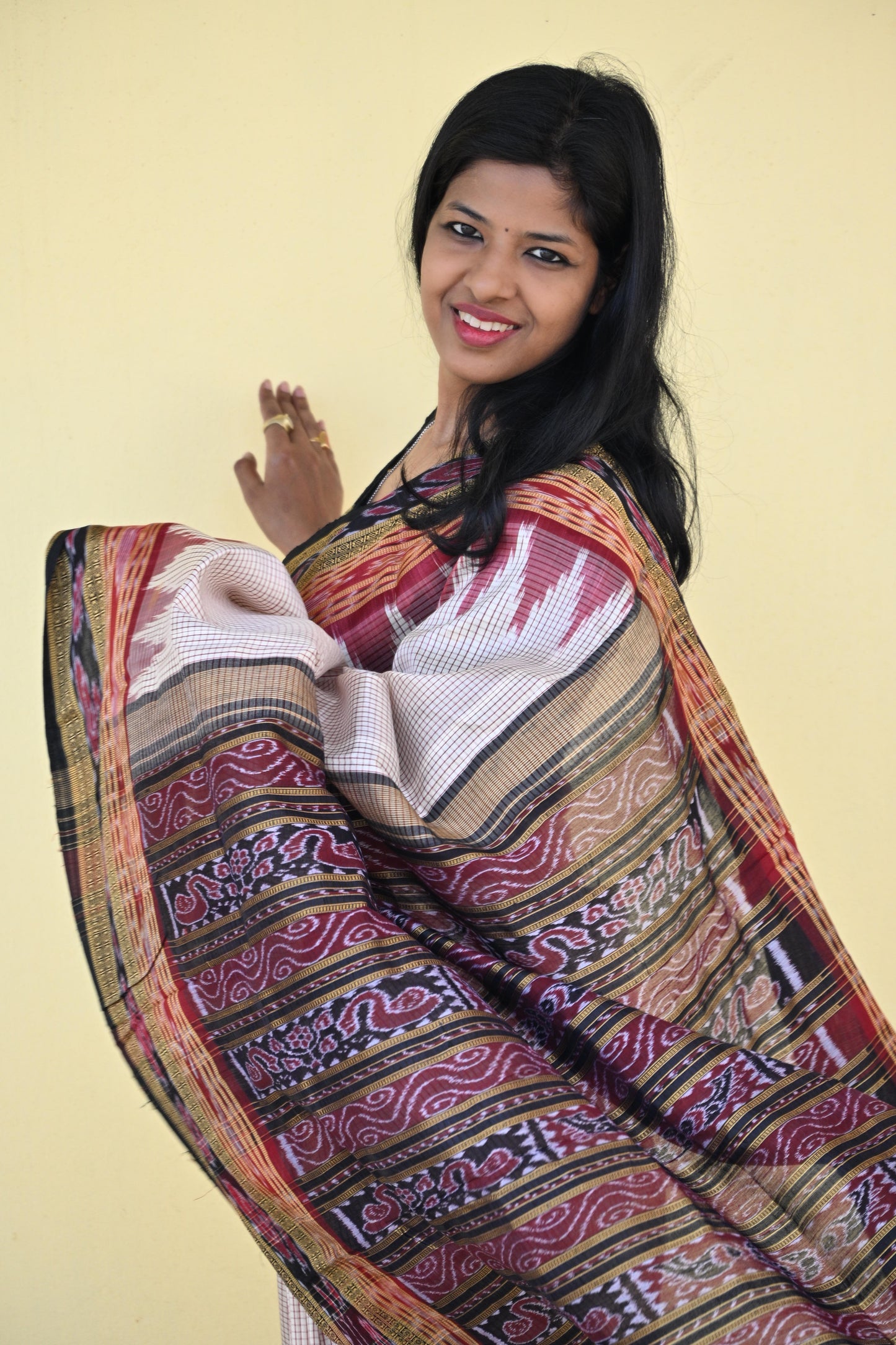Off-White, Black & Maroon Khandua Silk Saree - Earthyweaves