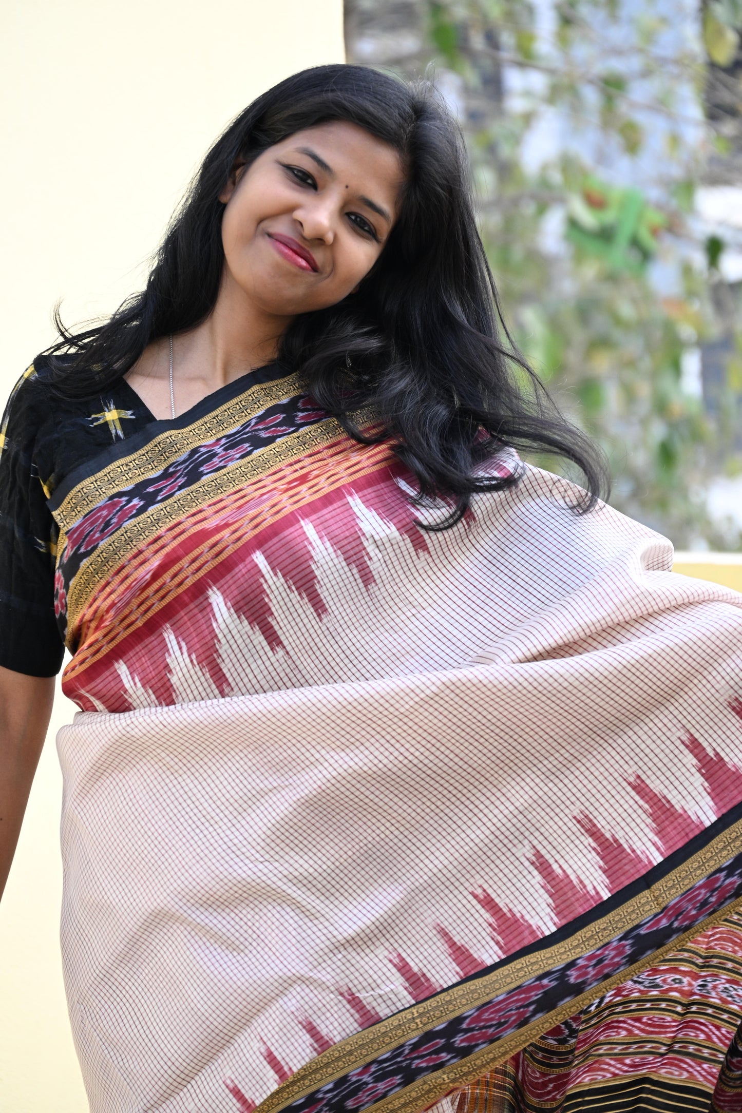 Off-White, Black & Maroon Khandua Silk Saree - Earthyweaves