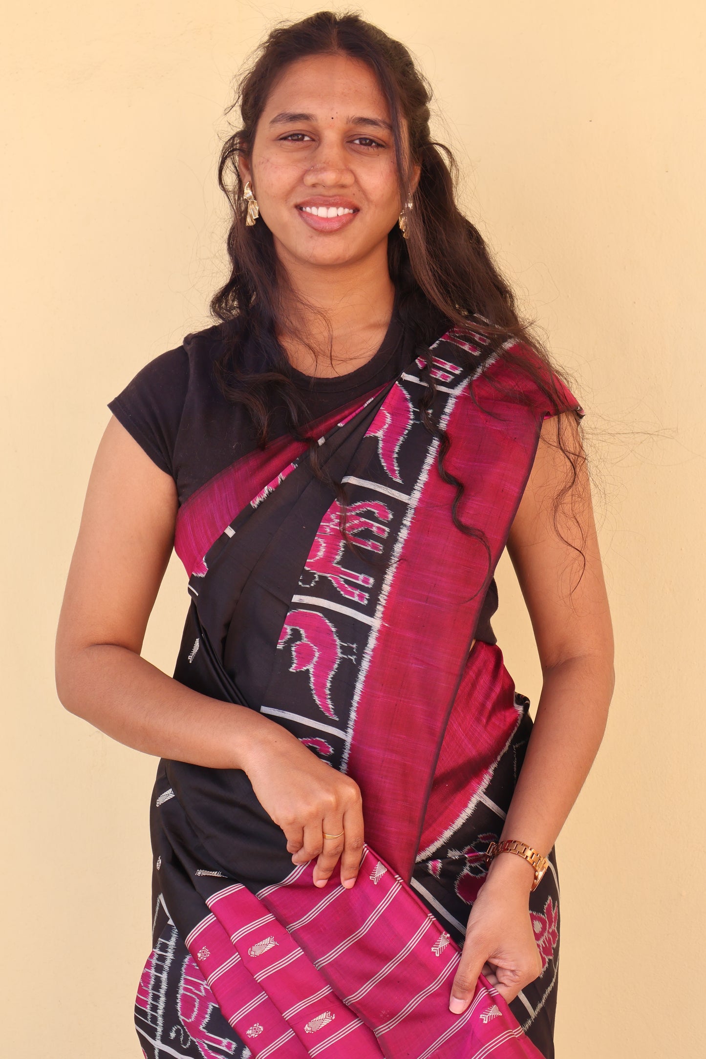 Black and Red Khandua Silk Saree - Earthyweaves