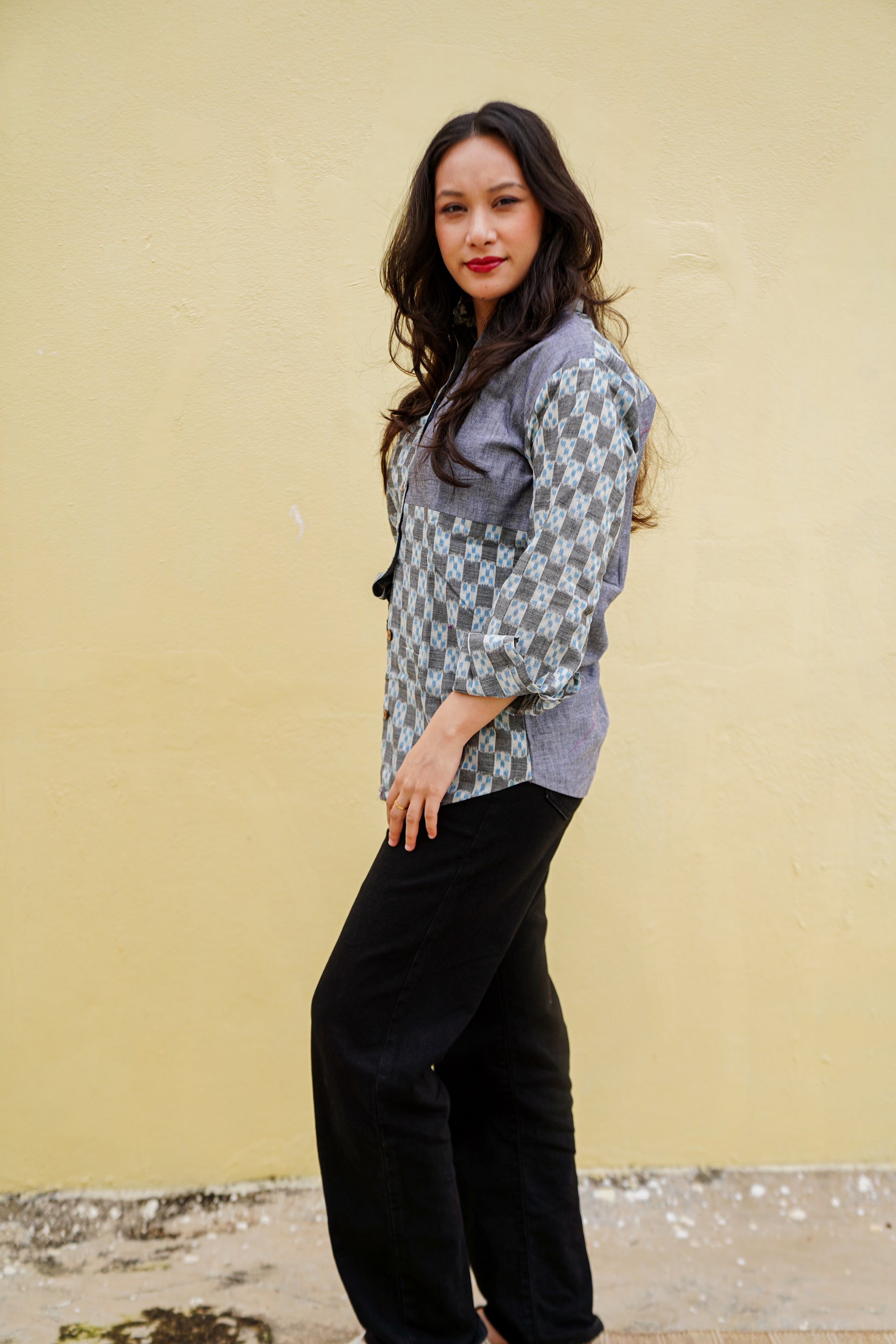 Vyomika Sambalpuri Handloom Shirt - Earthyweaves